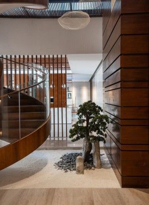 建筑工逛广州，桑拿劳作后恢复