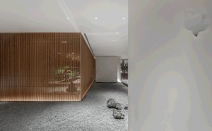 广州夏季登山者攀登后桑拿