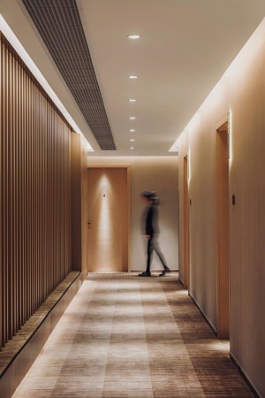 广州夏季金融从业者高压后桑拿