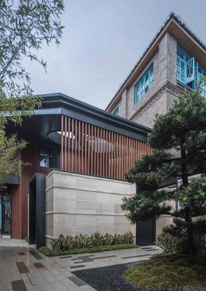 广州夏季外卖员奔波后桑拿舒缓