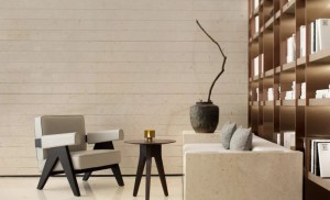 青年女性逛广州，桑拿护肤推荐