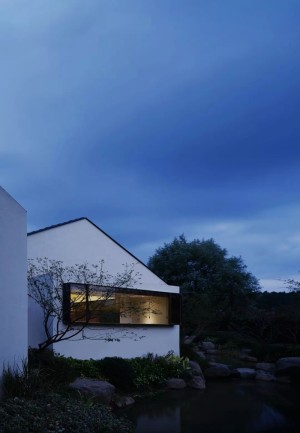 来这家广州桑拿洗浴会所放松一下